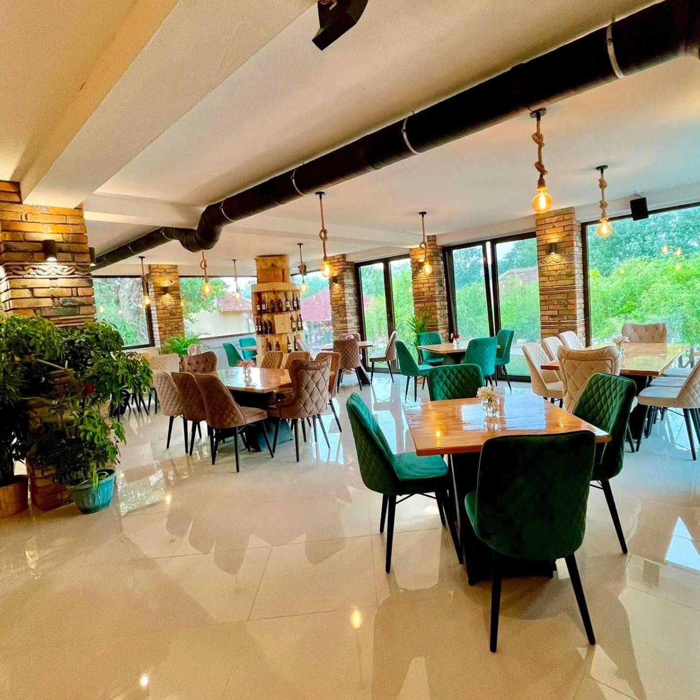 Ferienwohnung Moravska Obala - Prenociste I Restoran Velika Plana Exterior foto